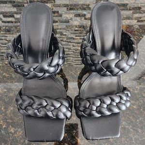 Women's size 8 wide heel heels.